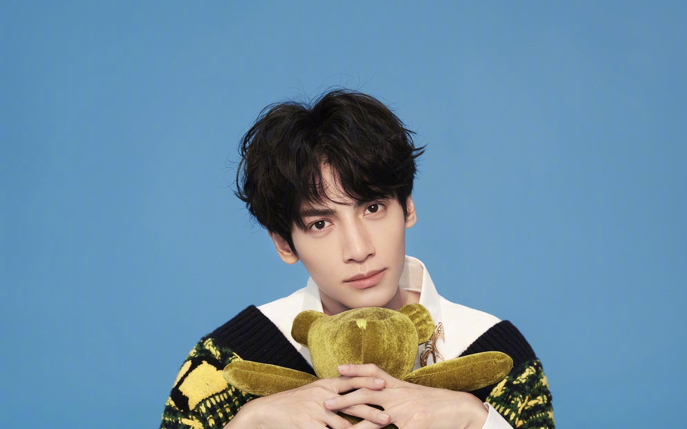 尤文小组赛战绩2胜1负,排名第二晋级16强,尤文经典比赛